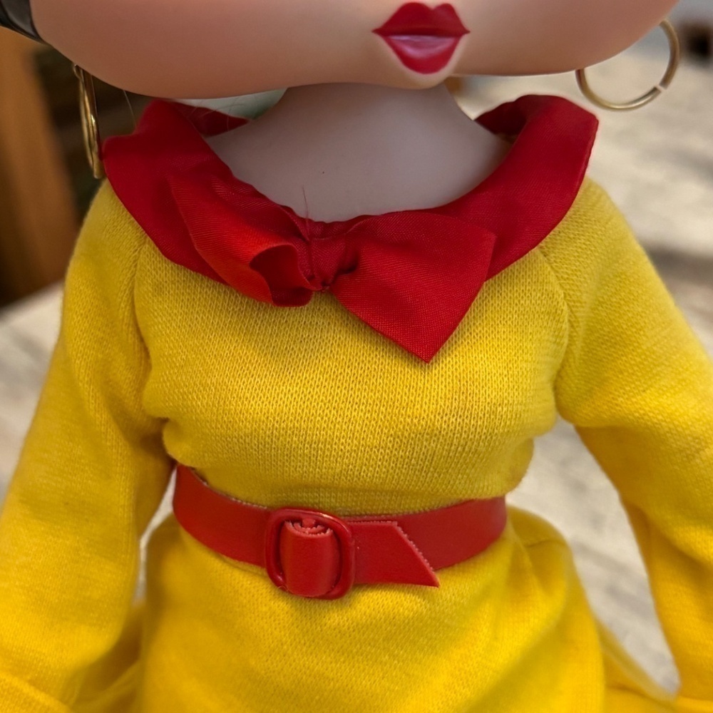 Betty Boop 1995 Porcelain Figurine Shopping Spree - Picture 7 of 9